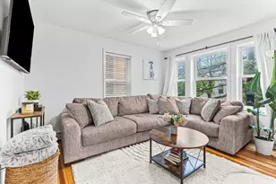 41 Harbor St, Salem, MA 01970 - Photo 1
