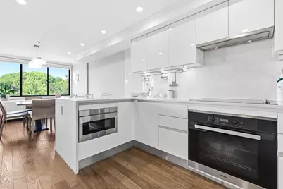 250 Hammond Pond Pkwy #716S, Newton, MA 02467 - Photo 5