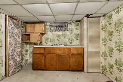318 High St, Lowell, MA 01852 - Photo 35