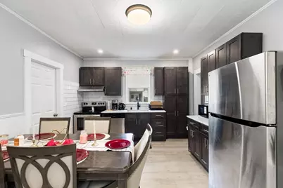 33 Warren St, Peabody, MA 01960 - Photo 5