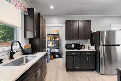 33 Warren St, Peabody, MA 01960 - Photo 3