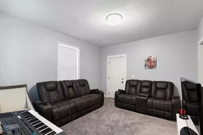 33 Warren St, Peabody, MA 01960 - Photo 7