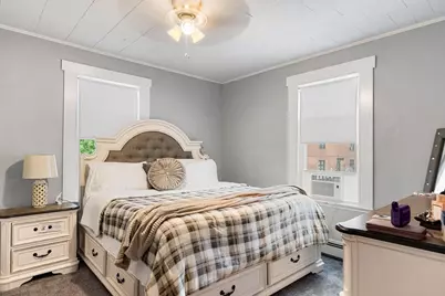 33 Warren St, Peabody, MA 01960 - Photo 9