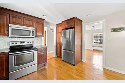 8 Carlson Circle, Boston, MA 02132 - Photo 7