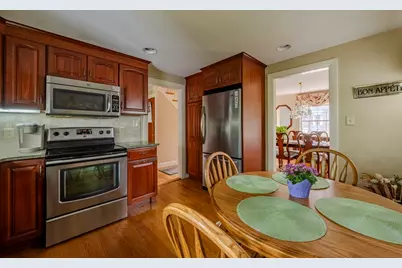 8 Carlson Circle, Boston, MA 02132 - Photo 9