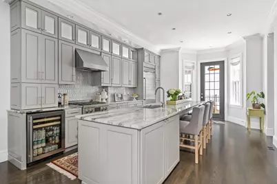 795 E 4th St, Boston, MA 02127 - Photo 5