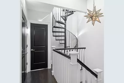 795 E 4th St, Boston, MA 02127 - Photo 25