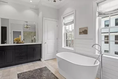 795 E 4th St, Boston, MA 02127 - Photo 17