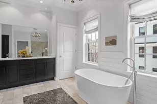 795 E 4th St, Boston, MA 02127 - Photo 17