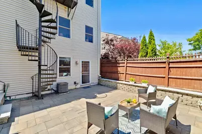 15 Belmont St #1, Boston, MA 02129 - Photo 17