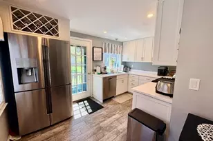 1 B Greystone Ln, Rockport, MA 01966 - Photo 3
