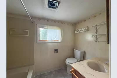 32 Margerie St, Westfield, MA 01085 - Photo 35