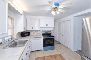 1 Rockland Rd Ct, Auburn, MA 01501 - Photo 13