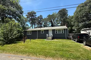109 Blueberry Ln, Barnstable, MA 02648 - Photo 1