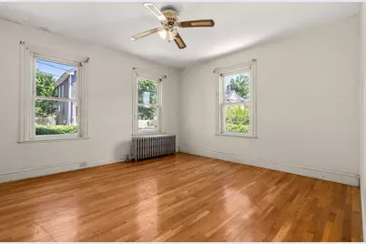4 Magnolia Pl, Boston, MA 02125 - Photo 9