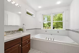 28 Hulst Rd, Amherst, MA 01002 - Photo 27
