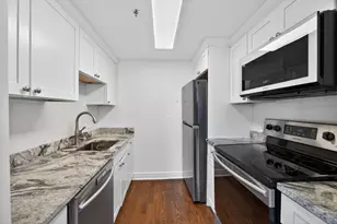 4 Charlesgate E, Boston, MA 02215 - Photo 9