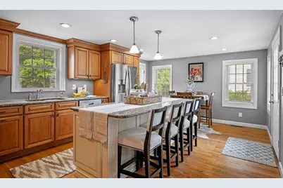 24 Shortell Ave, Beverly, MA 01915 - Photo 3
