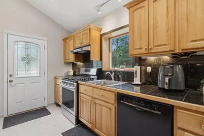 20 Biscayne Drive, Billerica, MA 01821 - Photo 11