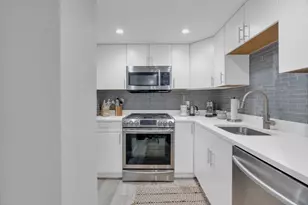 14 Auburn St, Boston, MA 02129 - Photo 7