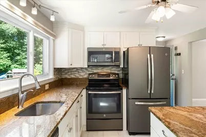 7 Hundred Oaks Ln, Ashland, MA 01721 - Photo 3