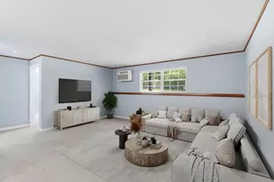 39 Pleasant St, Northborough, MA 01532 - Photo 9