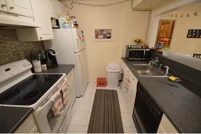 94 Pleasant St #1, Brookline, MA 02446 - Photo 3