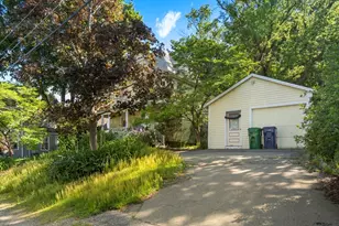 19 Rockwood Terrace, Newton, MA 02466 - Photo 3