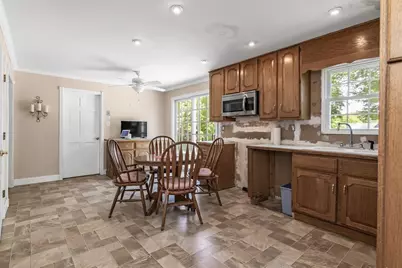 41 Riverview Ave, Methuen, MA 01844 - Photo 11