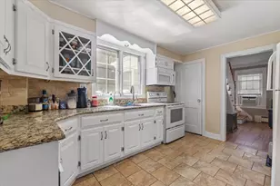 18 Healy Rd, Worcester, MA 01603 - Photo 5