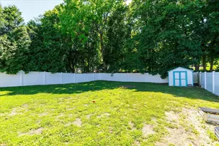 18 Healy Rd, Worcester, MA 01603 - Photo 17