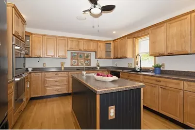 12 Corcoran Rd, Burlington, MA 01803 - Photo 13