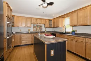 12 Corcoran Rd, Burlington, MA 01803 - Photo 13