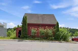 52 Merrimac St, Amesbury, MA 01913 - Photo 15