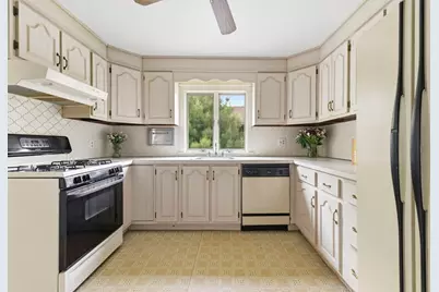 231 Moss Hill Rd, Boston, MA 02130 - Photo 9