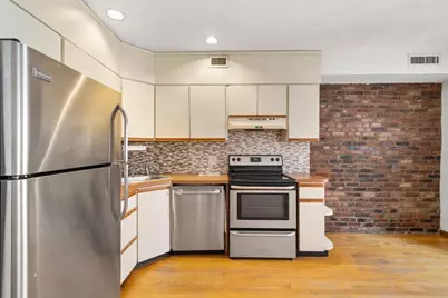 8 Wiget #2, Boston, MA 02113 - Photo 3