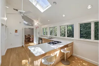 10 Cortland Dr, Amherst, MA 01002 - Photo 11