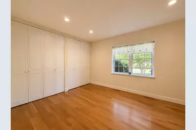 30 Lake Shore Ct #1, Boston, MA 02135 - Photo 5