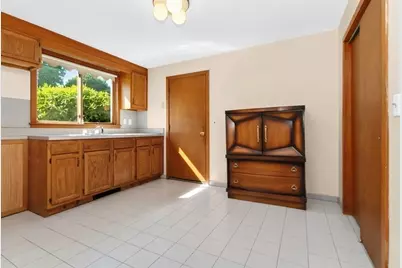 61 Canterbury Road, Waltham, MA 02453 - Photo 21