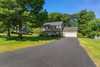 4 Ashton Dr, Shrewsbury, MA 01545 - Photo 3