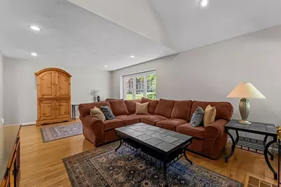 4 Ashton Dr, Shrewsbury, MA 01545 - Photo 9