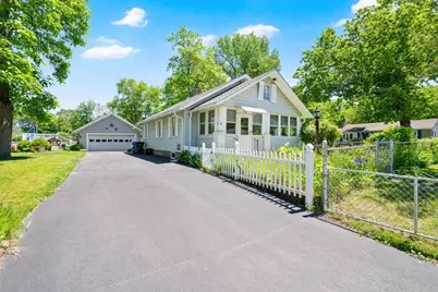 121 Merrill Rd, Springfield, MA 01119 - Photo 3