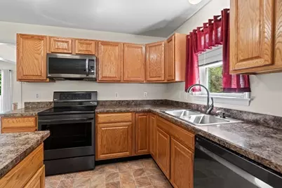 53 Farm St, Blackstone, MA 01504 - Photo 9