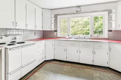 551 Fletcher St, Northbridge, MA 01588 - Photo 5