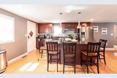 27 Sewall St, Revere, MA 02151 - Photo 3