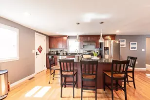 27 Sewall St, Revere, MA 02151 - Photo 3
