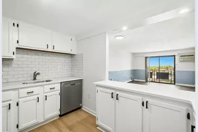 585 Revere Beach Pkwy #509, Revere, MA 02151 - Photo 3