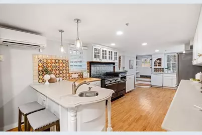 3 Mount Vernon Sq #1, Boston, MA 02108 - Photo 3