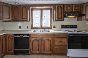 16 Miller St, Westfield, MA 01085 - Photo 9