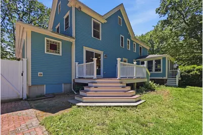 39 Beacon Street, Amesbury, MA 01913 - Photo 3